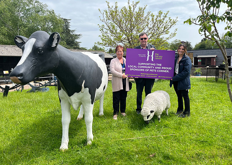 THE HARVEY CENTRE SPONSORS PETS’ CORNER! Harvey Centre